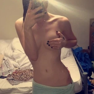 Strong Viet Top